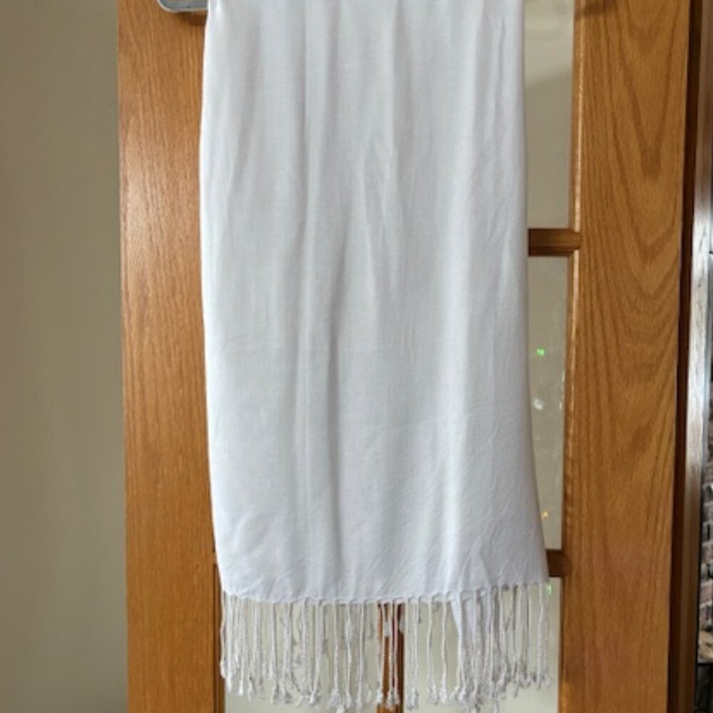 Bijoux Terner winter white scarf wrap, 100% Viscose